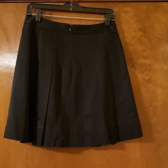 Loft Black pleated skirt - Picture 2 of 3